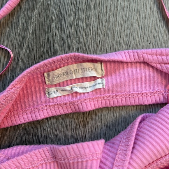 UO cropped pink halter top XS - Picture 3 of 5